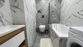 https://images.proimobil.md/871dESN4iUnRcEn8PTmhYERRACPezs9NTL2aKkend1M/resize:fill:350:198:1/gravity:ce/bG9jYWw6Ly8vZXN0YXRlL2xyLzVkNTI4ZTllLTc5NDYtNDllOC1hNmY0LTVkNjU2MzQ2ZjFlNS5qcGVn