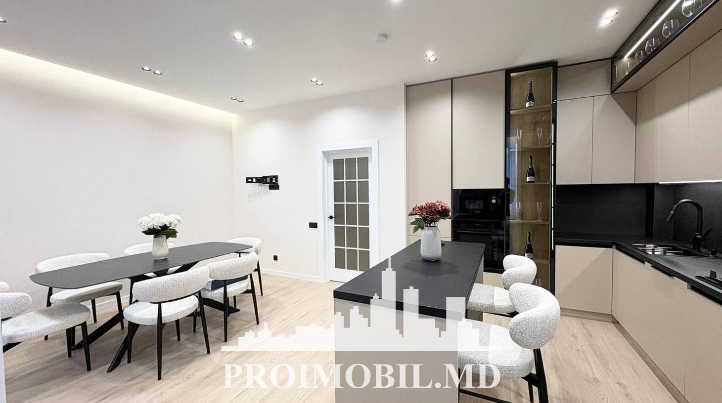 https://images.proimobil.md/87orEhzVYyWPR5UW3qmK47OQdmkJG1itZAX-QVlJBwk/watermark:0.75:so:0:30:0.39/resize:fill:1460:816:1/gravity:ce/bG9jYWw6Ly8vZXN0YXRlL2xyL2UwN2I2MzBhLWNlZTQtNGU5My1iZWFkLTM2NDk5ZDU1ODU4OC5qcGVn