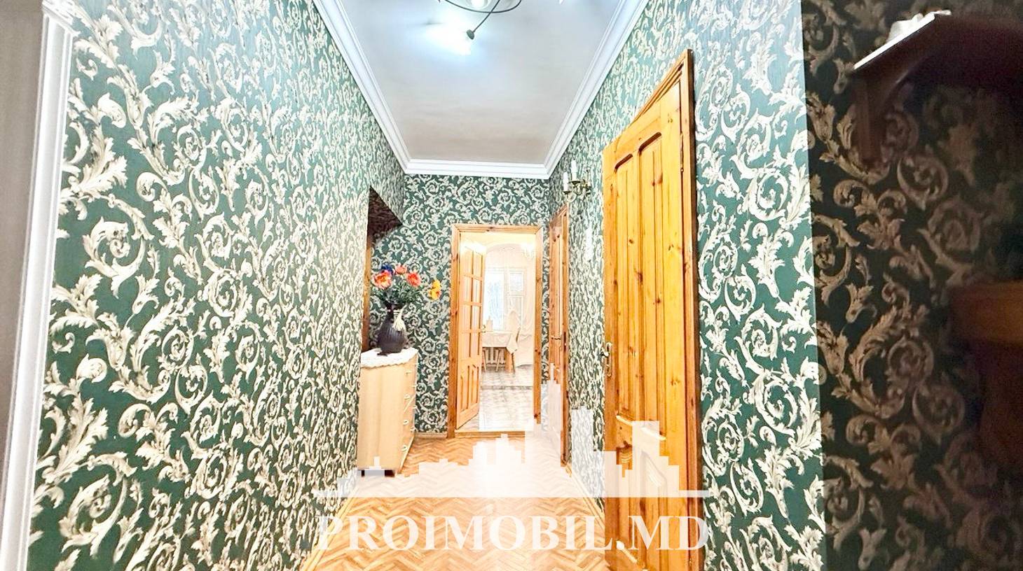 https://images.proimobil.md/884Ex7av5c0vdOpZ3kMXbep0gh1508sM7hU2JrrfFYY/watermark:0.75:so:0:30:0.39/resize:fill:1460:816:1/gravity:ce/bG9jYWw6Ly8vZXN0YXRlL2xyLzU5ODMzYmJhLTAyZTgtNDNjOC1iNDFjLWNiOTk3ZTc1ZDU5Ni5qcGVn