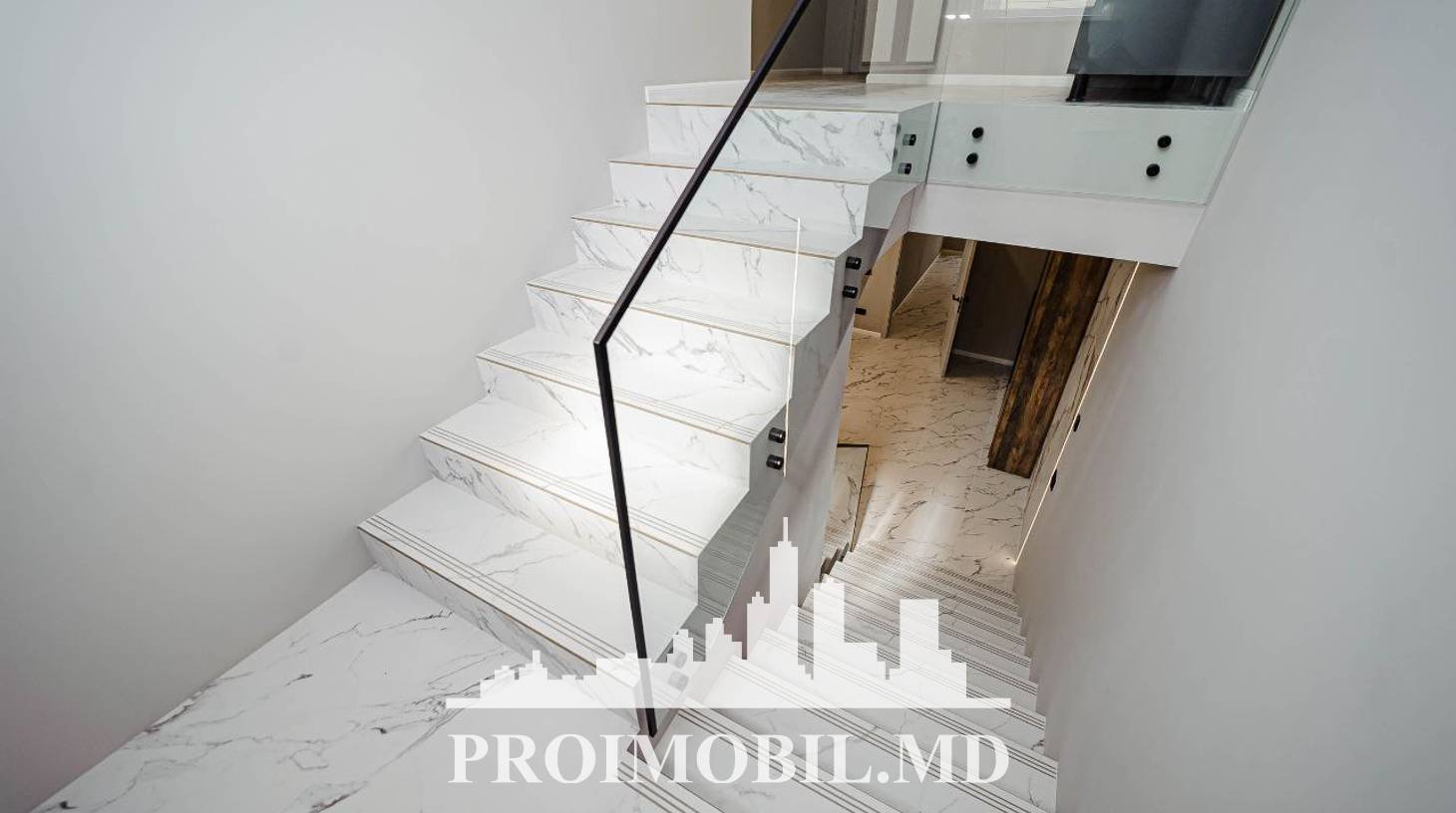 https://images.proimobil.md/8CkUqgmK206H4LmPyMhLgPIWZsLmmyJL43UD4K2XCyI/watermark:0.75:so:0:30:0.39/resize:fill:1460:816:1/gravity:ce/bG9jYWw6Ly8vZXN0YXRlL2xyLzY0OWNlNTk1LTVlNjgtNGU4Mi1iMDFkLTBlOGEzNTg5OTlmNS5qcGVn