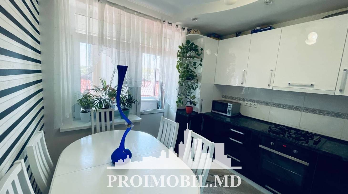 https://images.proimobil.md/8DCziTcr6LjA1JiNcwniEWU7xHeq6KkdBA5Dxia1k2M/watermark:0.75:so:0:30:0.39/resize:fill:1460:816:1/gravity:ce/bG9jYWw6Ly8vZXN0YXRlL2xyL2M0N2RlYzVmLTVhNGMtNDc0OS05N2FkLWY4OTA0OWQ2N2VhNi5qcGVn