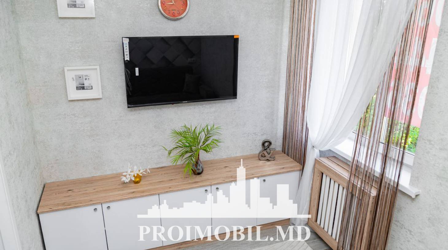 https://images.proimobil.md/8EUveVxKc3pbkrMD5FJ-TBUGxgyagjx5aIBt6GkhQlM/watermark:0.75:so:0:30:0.39/resize:fill:1460:816:1/gravity:ce/bG9jYWw6Ly8vZXN0YXRlL2xyLzA1MDUyMmU5LTY1NDItNDdkOC1iZmE4LTk2Y2FhZDQ1ZmY5NC5qcGVn