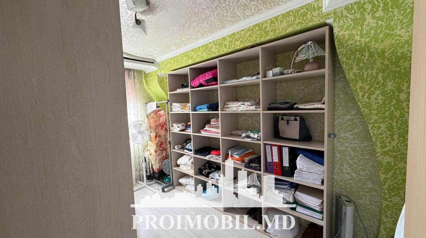 https://images.proimobil.md/8F0e_Ts8rxqI1C6xsN7s6BPuMEH-sb3HFfRBfZ1FcCM/watermark:0.75:so:0:30:0.39/resize:fill:1460:816:1/gravity:ce/bG9jYWw6Ly8vZXN0YXRlL2xyL2QwZDhkYmVkLWRhZjAtNGRlMy1iNjIzLWM5ZTgwYjA1NDZlYS5qcGVn