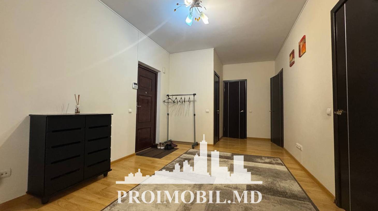 https://images.proimobil.md/8F4lrpQ6U9HO9stSMo05skeqYE-QaSB1MGKou926WyU/watermark:0.75:so:0:30:0.39/resize:fill:1460:816:1/gravity:ce/bG9jYWw6Ly8vZXN0YXRlL2xyL2ZmMzUxMjU3LTVlZjMtNDBkNS04MDE3LTg5Njk1ZGI2NjQxZi5qcGVn