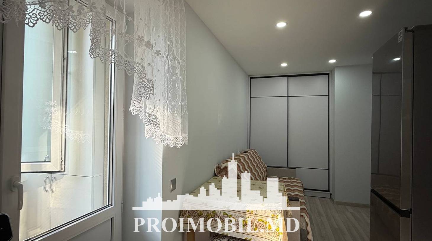 https://images.proimobil.md/8FWopFJChuh4EruPzkoa9M6sM2Pdu1N-yCblF5_Kwd0/watermark:0.75:so:0:30:0.39/resize:fill:1460:816:1/gravity:ce/bG9jYWw6Ly8vZXN0YXRlL2xyLzZlMmEyZTVmLTVkNjAtNDk1Zi04ZDdjLWJhZDcxNGIxM2I2ZS5qcGVn