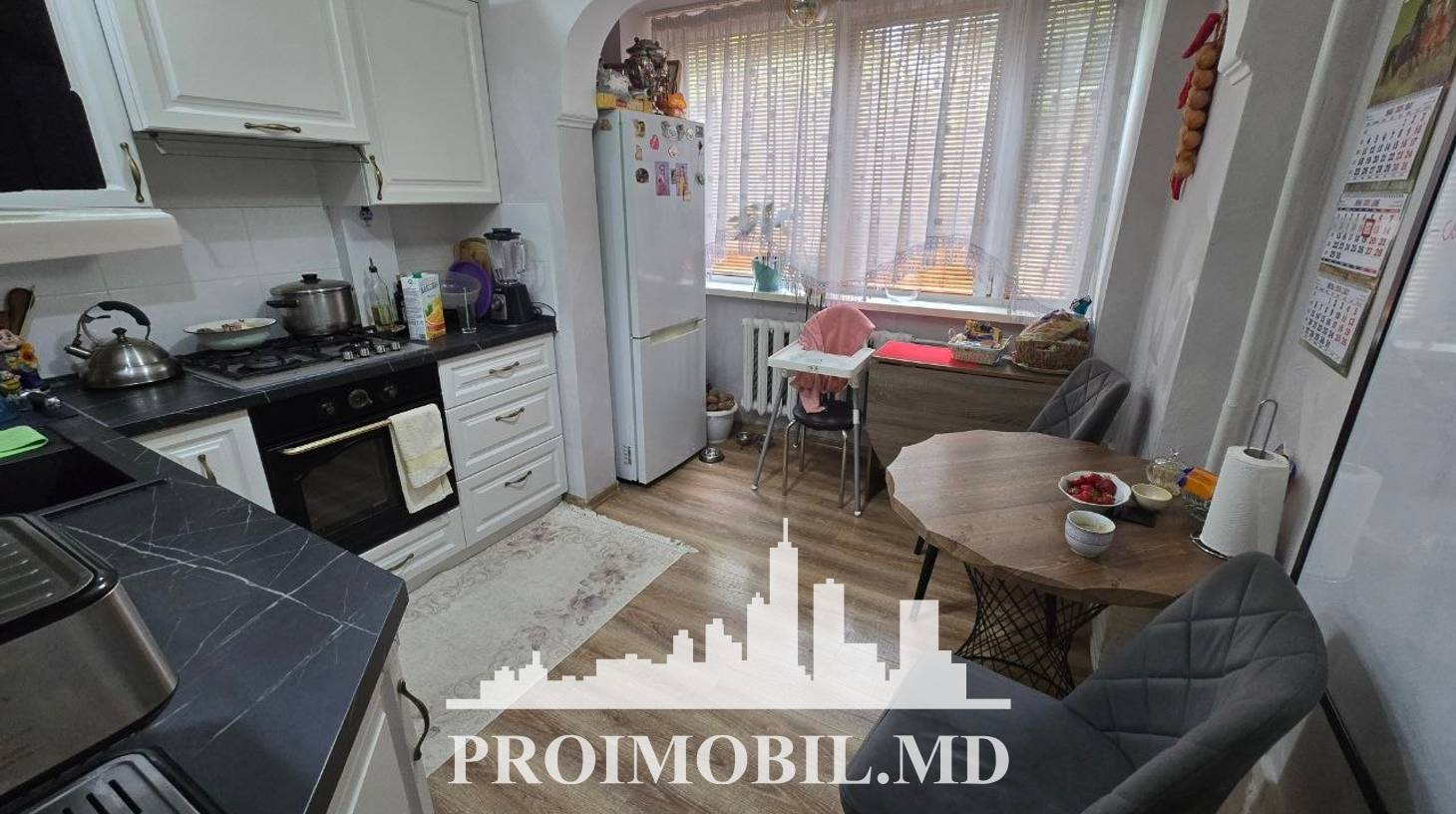 https://images.proimobil.md/8GIiHB23sZiizAje9gMQ9pTaxhYY3dvUSBZBcRO0IOs/watermark:0.75:so:0:30:0.39/resize:fill:1460:816:1/gravity:ce/bG9jYWw6Ly8vZXN0YXRlL2xyLzZkMDY2ZGFjLTUwNTAtNDYwYy1hYzI2LTVlNThjMzc1NGM0OS5qcGVn