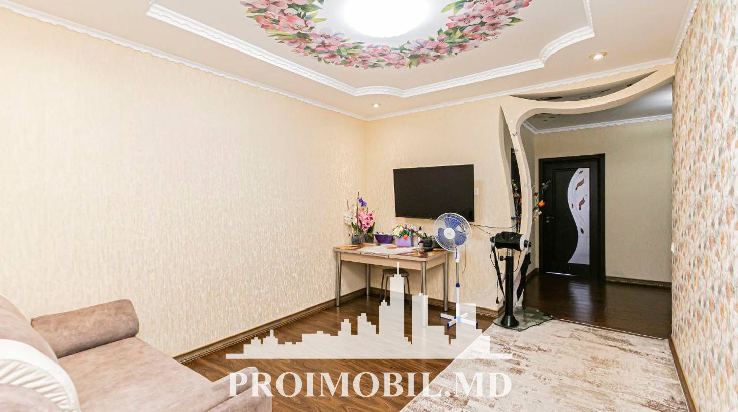 https://images.proimobil.md/8JcehDRQ25ysy6mtQFu8TTHFUnDBxufVr2VSIYAu7eU/watermark:0.75:so:0:30:0.39/resize:fill:1460:816:1/gravity:ce/bG9jYWw6Ly8vZXN0YXRlL2xyLzJiM2YwMDVjLWY3YTgtNGVjNi1hNWUyLWQ4MGQwYTMyNGQ1ZS5qcGVn