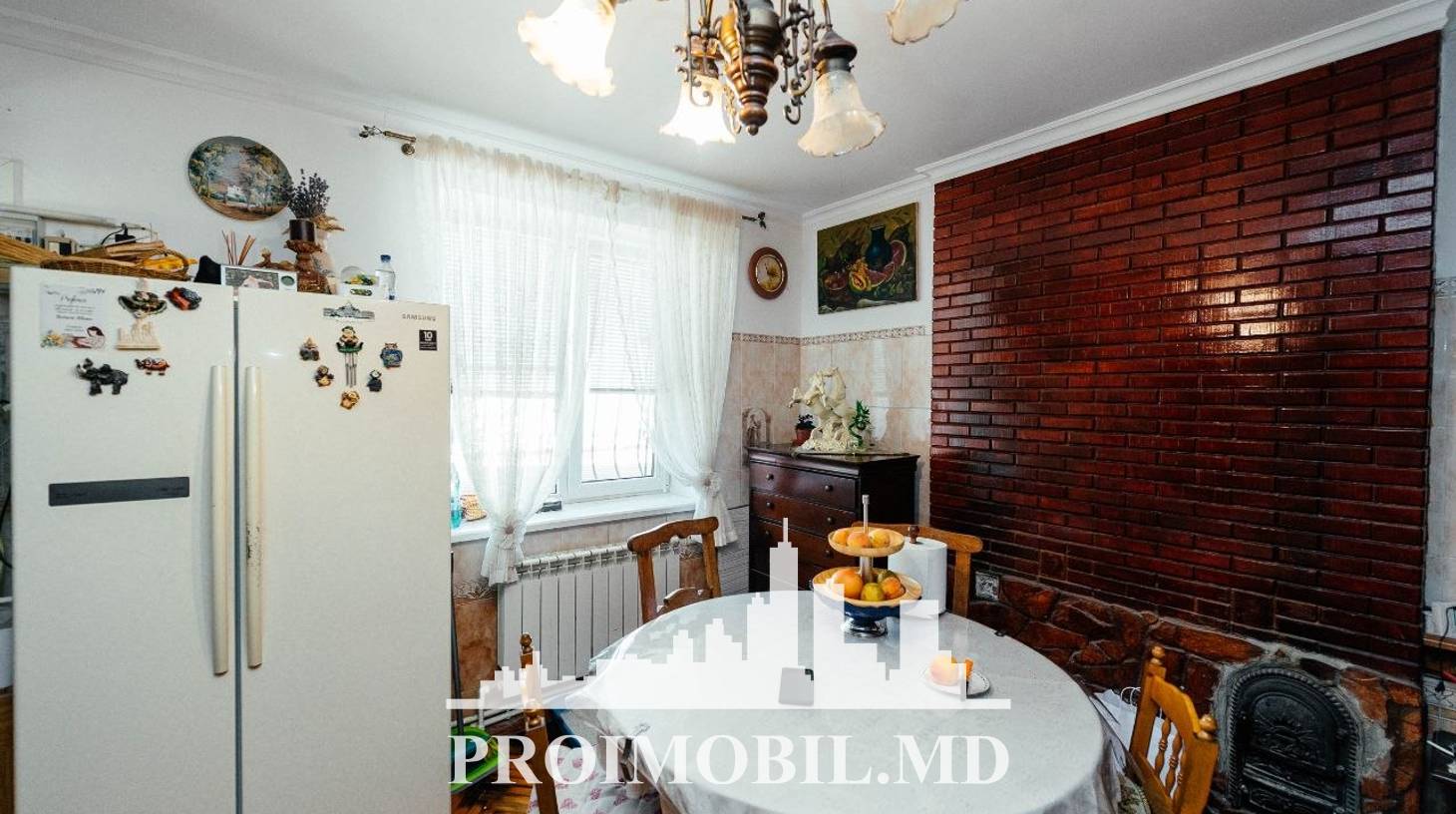 https://images.proimobil.md/8LwmcHmqsD2bWqAvgKQcdDIh39HTB3hcYO3mlCrGQK0/watermark:0.75:so:0:30:0.39/resize:fill:1460:816:1/gravity:ce/bG9jYWw6Ly8vZXN0YXRlL2xyLzQzYmVlZDVkLWRlYWUtNDQ0Ni1hNzgyLTVmMDk2NzgzNDZmYi5qcGVn