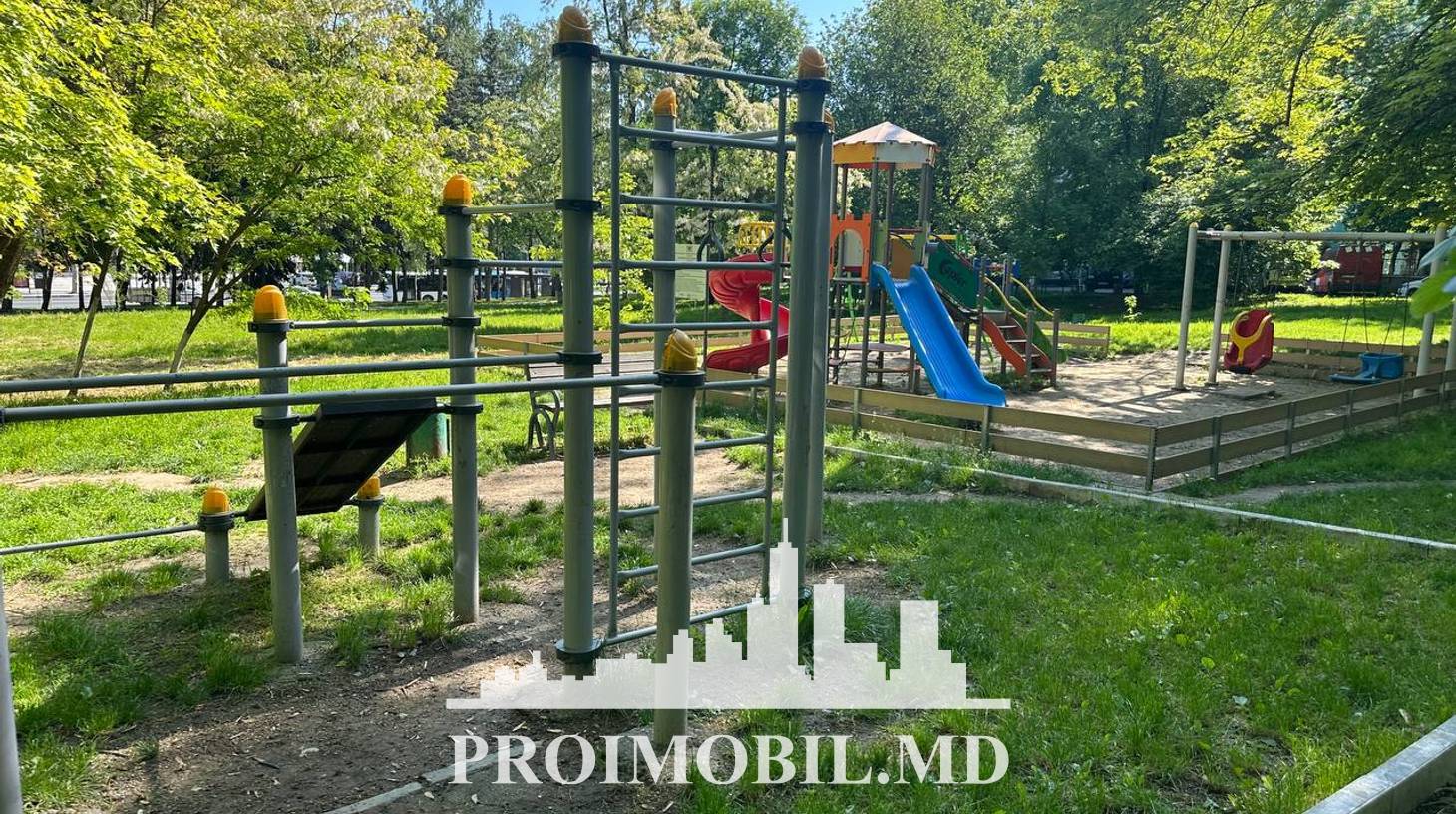 https://images.proimobil.md/8MO_DJlHF6I6HFMwaQ13629gpiZrHpzDxz8Re5iFkk8/watermark:0.75:so:0:30:0.39/resize:fill:1460:816:1/gravity:ce/bG9jYWw6Ly8vZXN0YXRlL2xyLzc3YTY1YTJkLWI4MjctNDlkYy1hY2I2LWFiYjgxOTZjYWQyYS5qcGVn