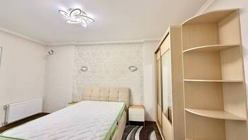 https://images.proimobil.md/8NbEwXS5KnKwoNig5j1T4LqU6db154a6SaU99pMrczk/resize:fill:350:198:1/gravity:ce/bG9jYWw6Ly8vZXN0YXRlL2xyL2U2MjYzYmIyLWZlYWMtNGVmYy04ZGNiLTdlY2YwZjdiNGI1OC5qcGVn