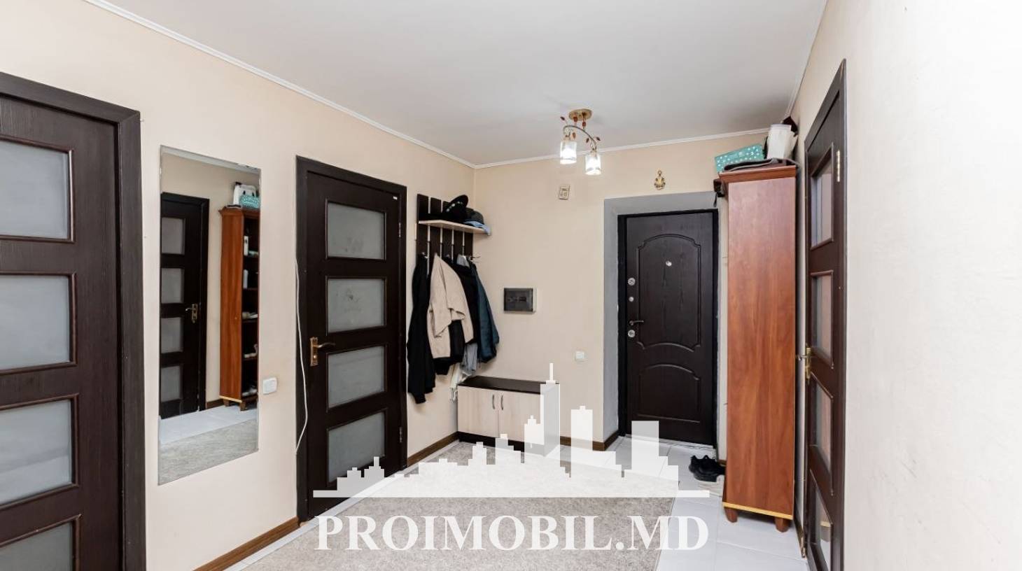 https://images.proimobil.md/8OaLxCi2AykJkYMdYwdHnYXh2ZNQQVEf1Ri7OOvLiDw/watermark:0.75:so:0:30:0.39/resize:fill:1460:816:1/gravity:ce/bG9jYWw6Ly8vZXN0YXRlL2xyL2Y1YWZiMmY4LTE3ZDgtNGJkNC05MDRkLTkyYjdlYTgxMDdhNy5qcGVn
