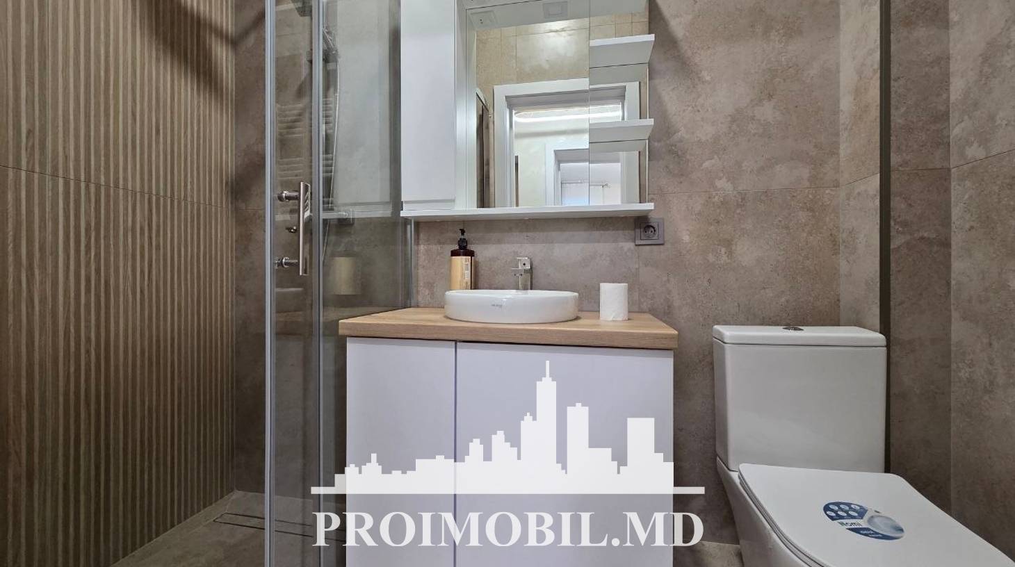 https://images.proimobil.md/8TGmT6Mtt27kbnWErPN6O4zPM_uhHxHvE6kOeIsTaOY/watermark:0.75:so:0:30:0.39/resize:fill:1460:816:1/gravity:ce/bG9jYWw6Ly8vZXN0YXRlL2xyLzhhMGMxNzE1LWMxYTAtNGYwYi04Yzc4LWNhM2VlZDQ5OTA3Yy5qcGVn