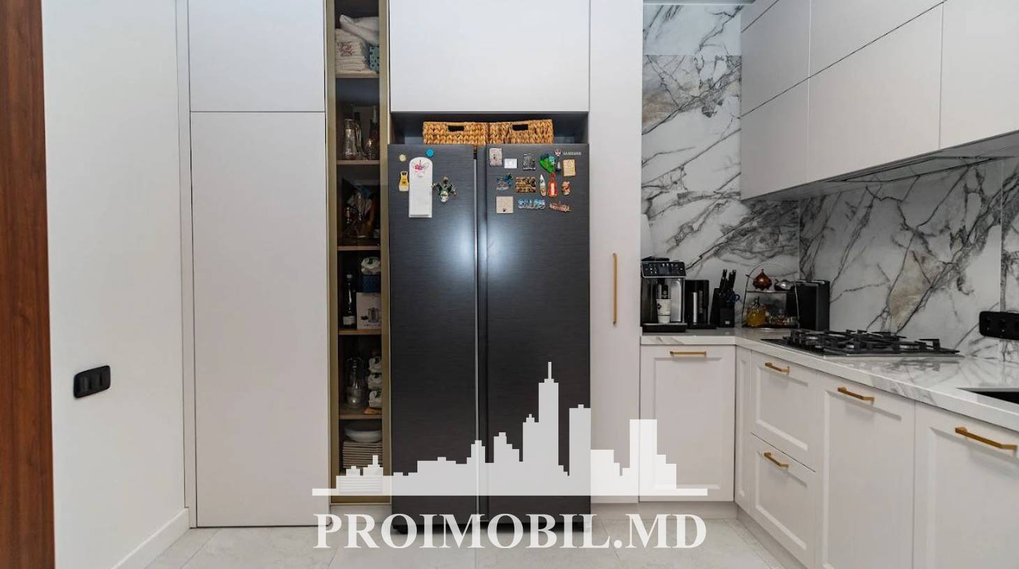 https://images.proimobil.md/8VIthEWlLRZXon-FrOOLYlXUhFzdROeytFf3ySw8LSA/watermark:0.75:so:0:30:0.39/resize:fill:1460:816:1/gravity:ce/bG9jYWw6Ly8vZXN0YXRlL2xyL2ZhMzE4NmFlLTFiNzEtNGI5Ni1hODVhLTY0Y2IxODI3ZWRkYS5qcGVn