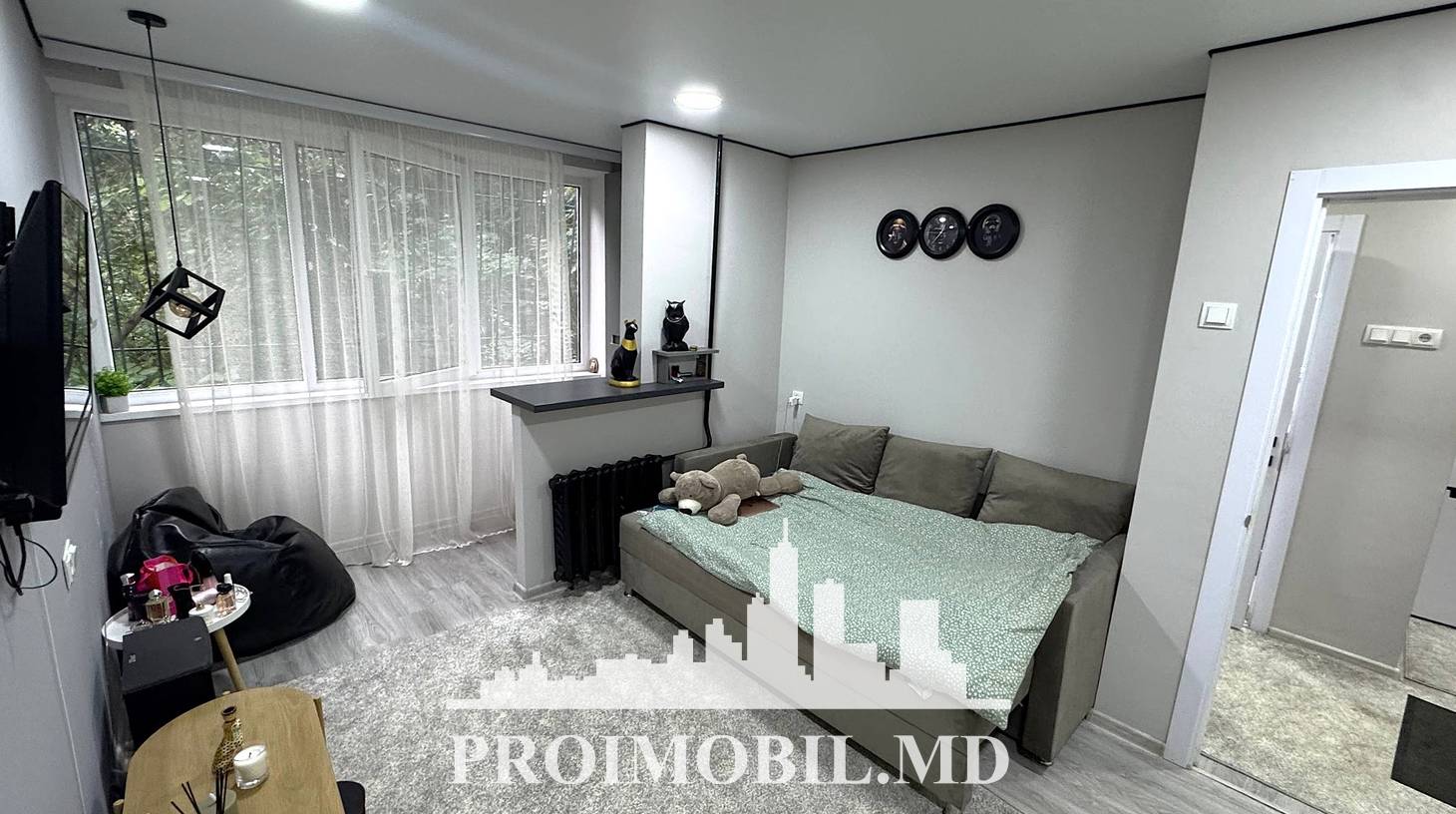 https://images.proimobil.md/8XNBr_mlVkNNjreQDHqPc2OkbLBwNrqdxybcS9H_lAE/watermark:0.75:so:0:30:0.39/resize:fill:1460:816:1/gravity:ce/bG9jYWw6Ly8vZXN0YXRlL2xyLzUwNDRjNjUyLTY1OTAtNDk5Yi05ZDE2LWYwYjg5Nzg1NzAyYi5qcGVn