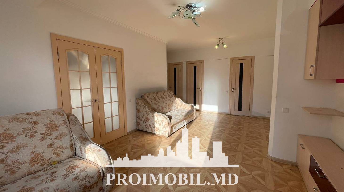 https://images.proimobil.md/8YyGIAgmL4M8JYrX08EAG9ACUqVYnZcR7duAabIYYxw/watermark:0.75:so:0:30:0.39/resize:fill:1460:816:1/gravity:ce/bG9jYWw6Ly8vZXN0YXRlL2xyLzBmYTM1ZmNlLWZiODEtNDE2ZS04OTQ1LTZjODMwMDM2OWI3NS5qcGVn
