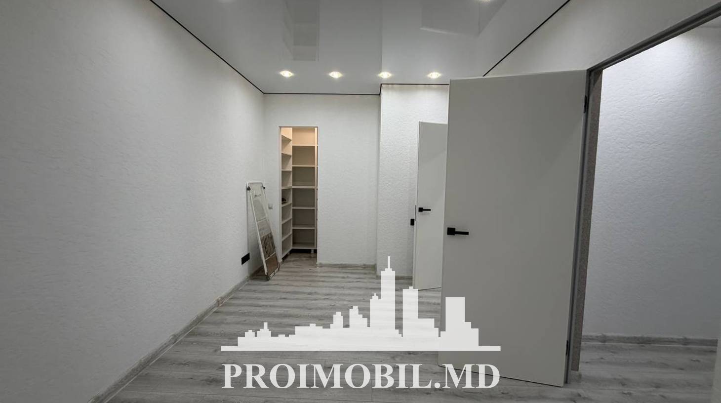https://images.proimobil.md/8_Ras5C6NNNmae7qtwEBeHPt6nOBWikCj9BLL5JpoDo/watermark:0.75:so:0:30:0.39/resize:fill:1460:816:1/gravity:ce/bG9jYWw6Ly8vZXN0YXRlL2xyLzczMzRlZTNhLWYyODktNDQ1Mi1iYmRiLWE3ZmQ1YTRhOTYyMC5qcGVn