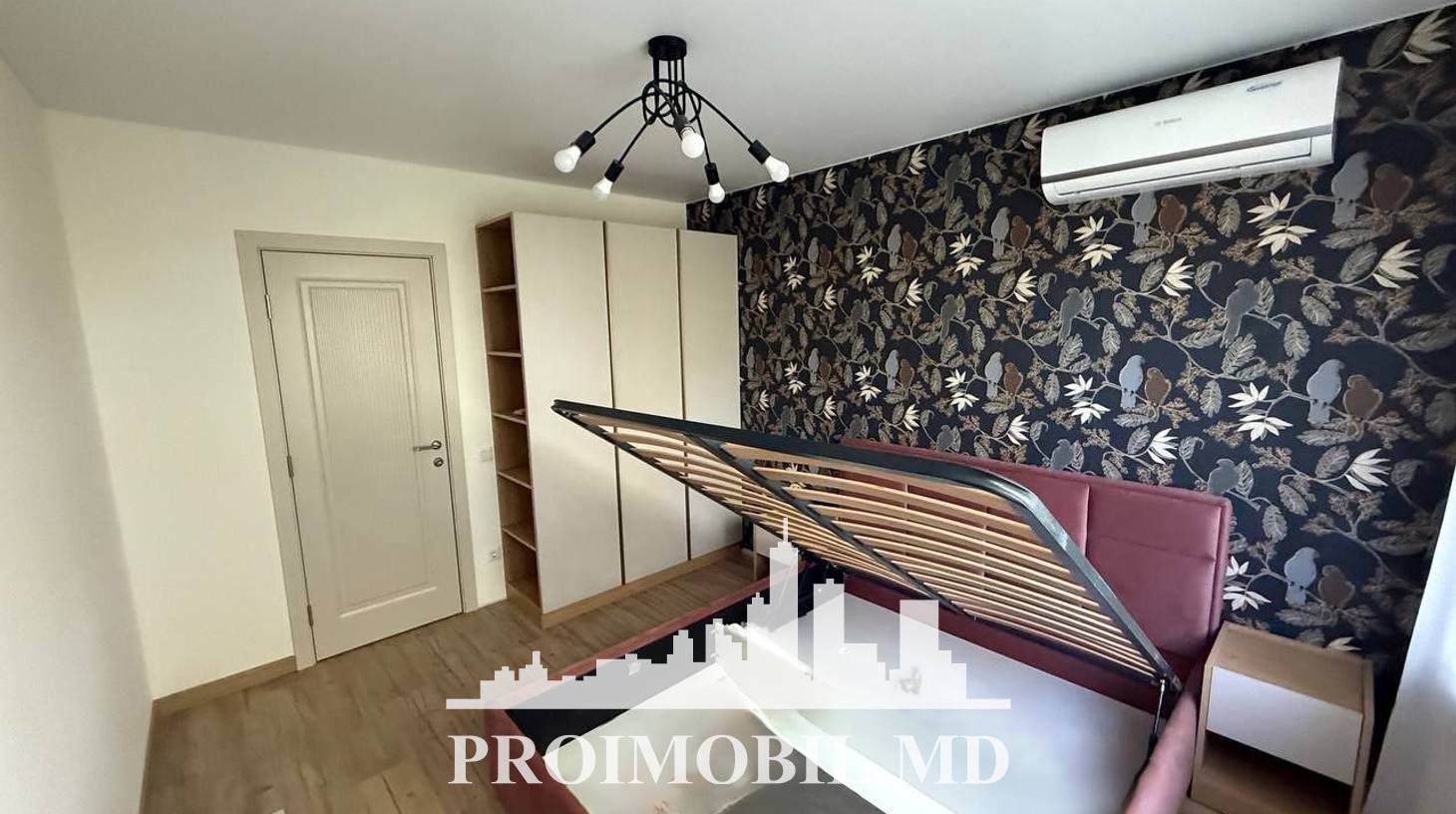 https://images.proimobil.md/8_pxS-6DW3ohQG9IWxRX7M9DTfCFX-hUJjfK4zDL6zk/watermark:0.75:so:0:30:0.39/resize:fill:1460:816:1/gravity:ce/bG9jYWw6Ly8vZXN0YXRlL2xyLzBjNjMyYTRkLTEzNWYtNGRhYi1iZTU2LTU1ZTRjNmM0MGE2MC5qcGVn