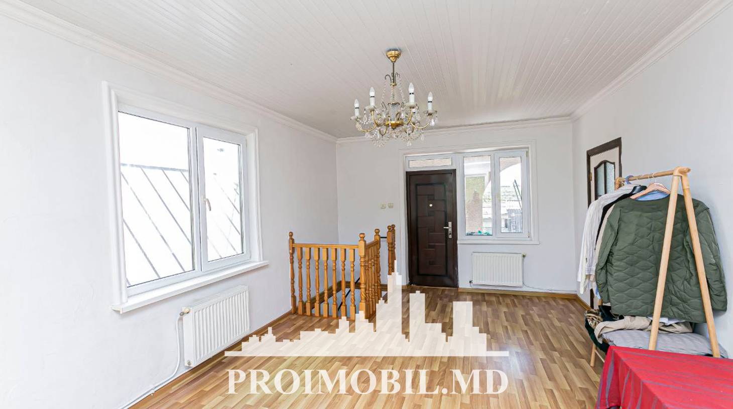 https://images.proimobil.md/8aXtWztzKmI1bmdBwuFyjDVK2G5FYp2pZDaeEyHwu_4/watermark:0.75:so:0:30:0.39/resize:fill:1460:816:1/gravity:ce/bG9jYWw6Ly8vZXN0YXRlL2xyL2NjZDc2ZjNjLTQ5ODctNDFiNS1hM2I0LThhMWZmOWQ2YzFlYy5qcGVn