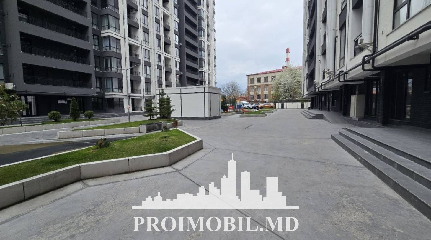 https://images.proimobil.md/8bGh5Upk0CbDlrDWFzW0PL-jRrItZiRk34B-C6BlfiM/watermark:0.75:so:0:30:0.39/resize:fill:1460:816:1/gravity:ce/bG9jYWw6Ly8vZXN0YXRlL2xyLzEyNTc3YzdhLTA2NDEtNDJiNi05YWFkLTBiZWEwN2VlYmFiMC5qcGVn
