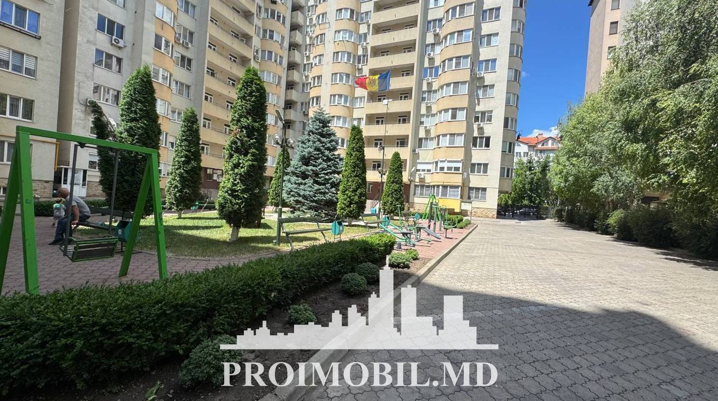 https://images.proimobil.md/8cWKzDK5k1yy5F4GeP9H5ZskitCjC8W-0aRXLEgSYWQ/watermark:0.75:so:0:30:0.39/resize:fill:1460:816:1/gravity:ce/bG9jYWw6Ly8vZXN0YXRlL2xyLzY2MDk4MmIyLTk4Y2EtNDc1NC1iZWM4LTk5NDVhOGYwZGU0OC5qcGVn