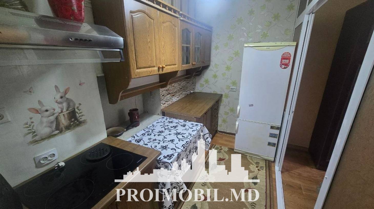 https://images.proimobil.md/8d2_AEeM77T4aJA1SIFW1vFZMMigkfatmestI6BQ6do/watermark:0.75:so:0:30:0.39/resize:fill:1460:816:1/gravity:ce/bG9jYWw6Ly8vZXN0YXRlL2xyL2NlZmU2ZTc1LTZhZjgtNDk0Zi1hNzRmLTM3ZWU4OTU4NzZmZC5qcGVn