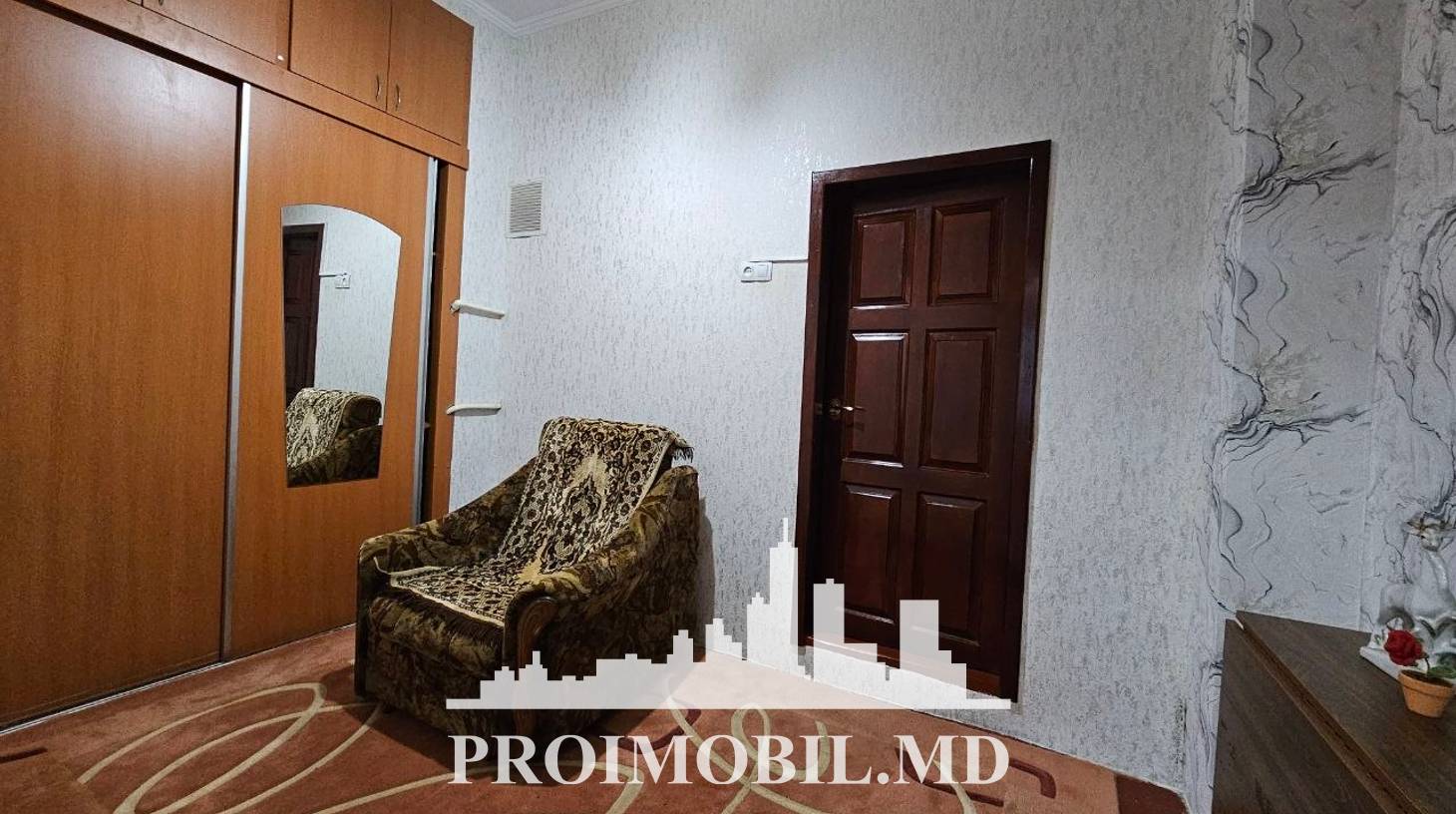https://images.proimobil.md/8dyYqV1BT8H8g_8PskuL7Pg7_l-t0YEFRDJ93ssmMHw/watermark:0.75:so:0:30:0.39/resize:fill:1460:816:1/gravity:ce/bG9jYWw6Ly8vZXN0YXRlL2xyLzM2NWNiMjM3LTc4MDYtNGIwZS1iODNjLTNkN2EwMTU5ZGIzNS5qcGVn