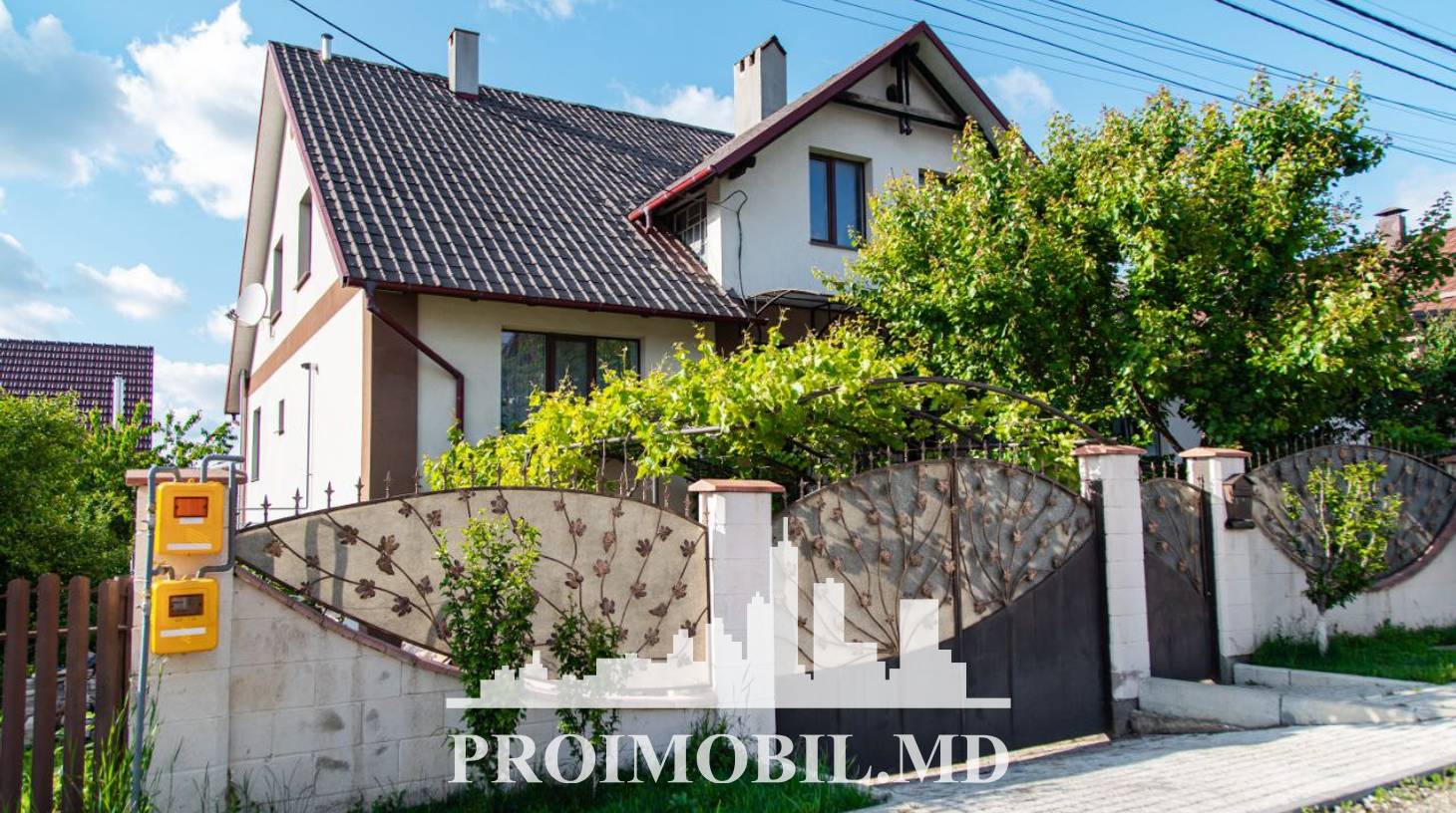 https://images.proimobil.md/8e8uR6pVL2ku_Mv65ub-7d6aYcfbIXQXMrXnh_e0Z4w/watermark:0.75:so:0:30:0.39/resize:fill:1460:816:1/gravity:ce/bG9jYWw6Ly8vZXN0YXRlL2xyLzExNTJlNGQ4LTZlZGMtNGY5ZC04OTY3LTAxYzUwM2I3MjY1MS5qcGVn