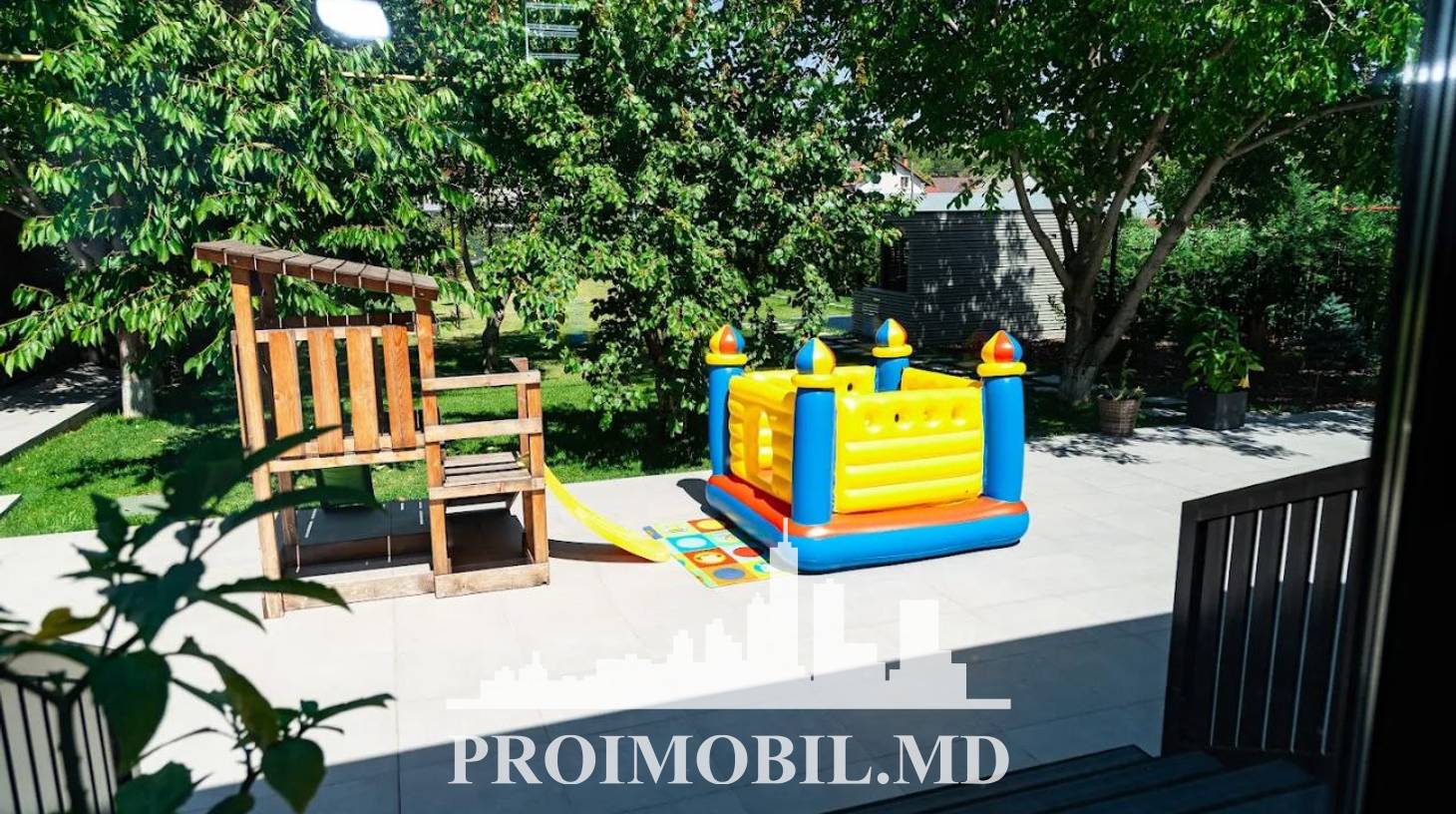 https://images.proimobil.md/8emkfuyFVa-vpCM3biZhhcc6Bb5RmfY-em3_Uwkp9wE/watermark:0.75:so:0:30:0.39/resize:fill:1460:816:1/gravity:ce/bG9jYWw6Ly8vZXN0YXRlL2xyL2ZlMDNmNWM3LTcxNTItNDUwOC1hMDFmLTAxY2I3MzVlNTA1Ny5qcGVn