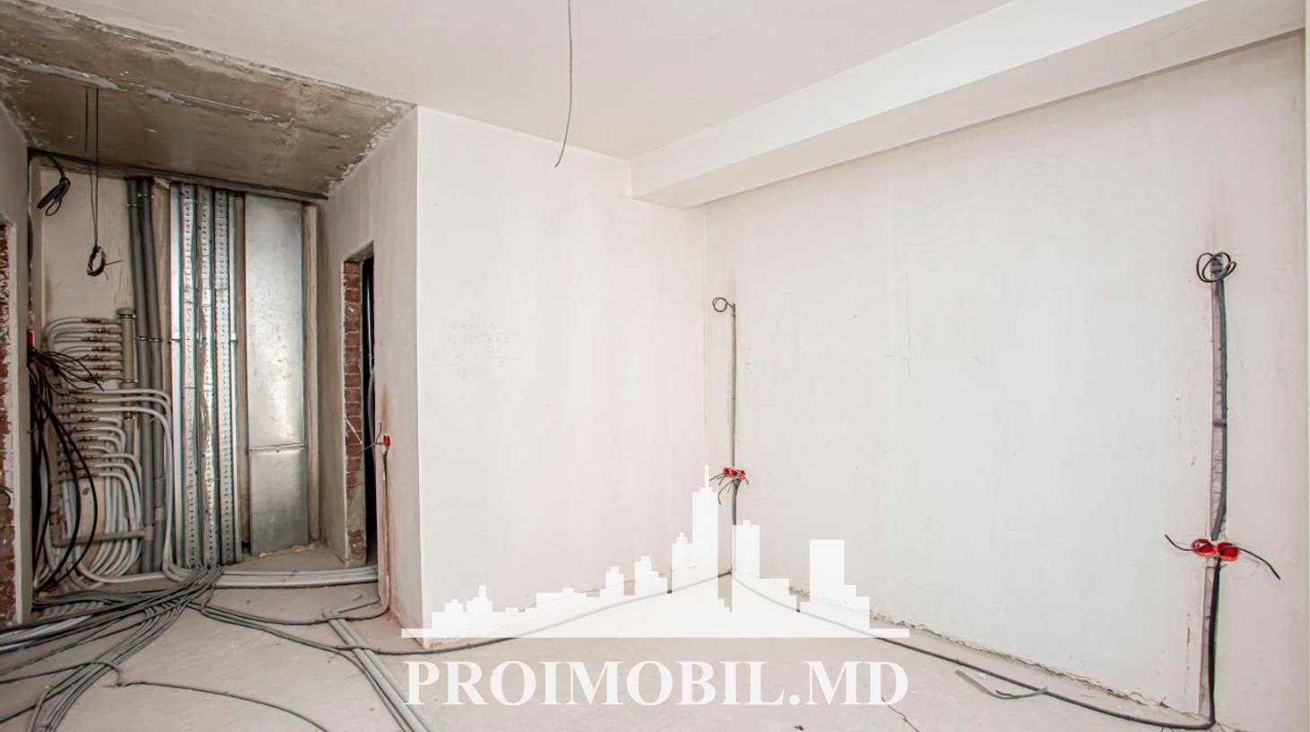https://images.proimobil.md/8eyU-uEYZxqbTG-zaDfZzs0R9qhDaP9JmMFtioRrY-E/watermark:0.75:so:0:30:0.39/resize:fill:1460:816:1/gravity:ce/bG9jYWw6Ly8vZXN0YXRlL2xyL2E2ZTJhNmE1LThiNWUtNDZhNi04MzRjLTE2NjQyZDgyNjc3ZC5qcGVn