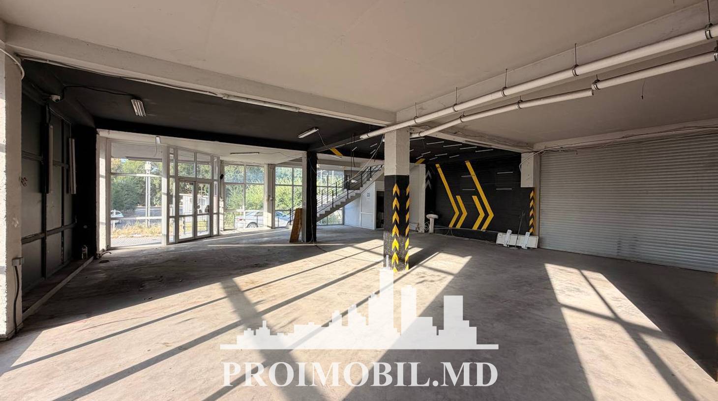 https://images.proimobil.md/8hKxWN2pB01w2V3f3Zs4zkjF_MiVYvsMJmMF3dXXAvw/watermark:0.75:so:0:30:0.39/resize:fill:1460:816:1/gravity:ce/bG9jYWw6Ly8vZXN0YXRlL2xyLzcwZjg4MjA0LWFlODgtNDYyMi1hNWFlLTE1MjIzMTVlNjFjOS5qcGVn