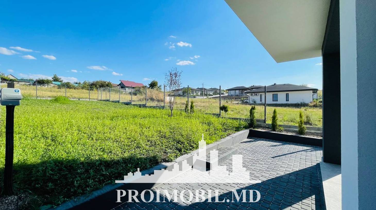 https://images.proimobil.md/8pCI-fNiuje_CoZ1dQ-88gKiOG1qoQhuxYT6tpuoepM/watermark:0.75:so:0:30:0.39/resize:fill:1460:816:1/gravity:ce/bG9jYWw6Ly8vZXN0YXRlL2xyL2FmN2ZkNzY1LWQwMDEtNGY0Ni05ZTcwLTcyMWQyODI0NmE1NC5qcGVn