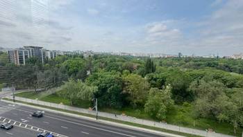 https://images.proimobil.md/8rJiDA_EiKznXCO5x9rfqtoCFgVjgNPgZQAJ0OBZfcM/resize:fill:350:198:1/gravity:ce/bG9jYWw6Ly8vZXN0YXRlL2xyLzg2M2IyYWEzLTQzOGMtNDE5YS1iYjQ3LTA5NzRjZmQwNDY0Yy5qcGVn