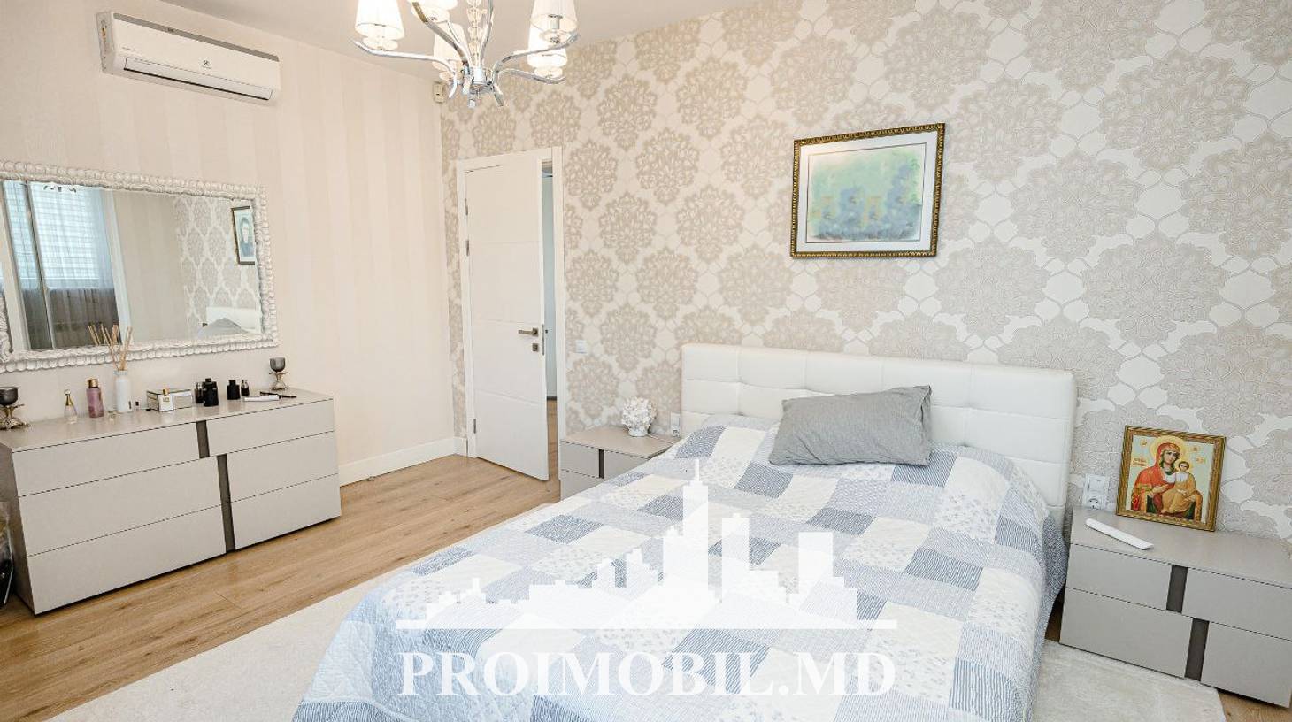 https://images.proimobil.md/8wAa63g0j8JPhJynMNBXCBNNQe-X9QTrFGkOMZl_GJw/watermark:0.75:so:0:30:0.39/resize:fill:1460:816:1/gravity:ce/bG9jYWw6Ly8vZXN0YXRlL2xyLzM5NjVmZDY4LTEwNTUtNGYyYy04YjBkLTQ2YTJkYjJiMTVmMC5qcGVn