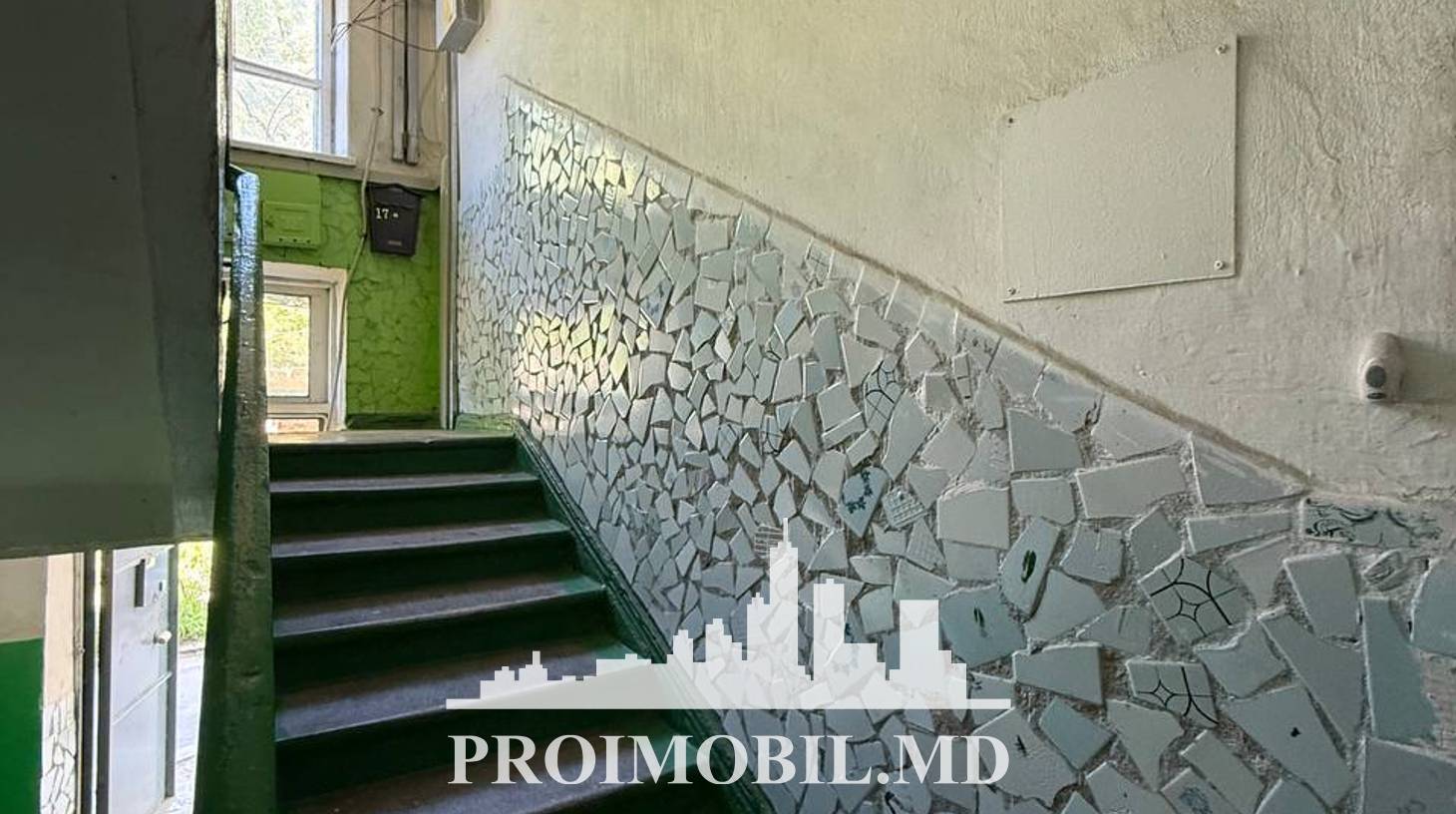 https://images.proimobil.md/8y18ee0oq5ydp4gGqLWNwlIBDZFdWCaWUR_rTlXLf7I/watermark:0.75:so:0:30:0.39/resize:fill:1460:816:1/gravity:ce/bG9jYWw6Ly8vZXN0YXRlL2xyL2ZhNzZhMjgzLWM2YWUtNGEwNS04MTdkLWMzY2ZhYjM1YzA5MS5qcGVn