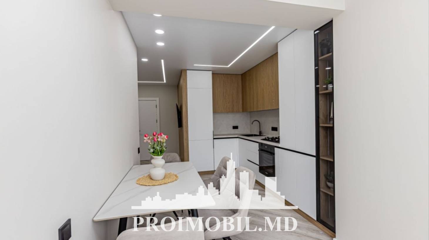 https://images.proimobil.md/90IKre4XYfVOQkMSjjpqZqbg7Sjdu7HfIluXEIggMtU/watermark:0.75:so:0:30:0.39/resize:fill:1460:816:1/gravity:ce/bG9jYWw6Ly8vZXN0YXRlL2xyL2Q3Y2UzNWFkLTAyMDEtNDI3MC1iYjczLWQyNjdmMmEwMDBhYy5qcGVn