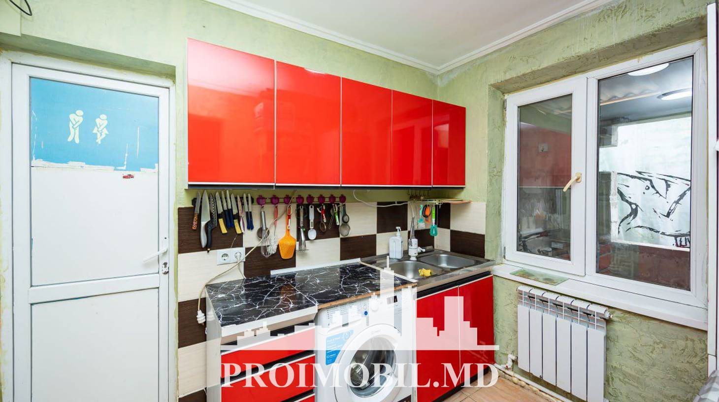 https://images.proimobil.md/92TLcdLb700UzGMLXnsX9ZUXja95Btoc1BqrO-BnObE/watermark:0.75:so:0:30:0.39/resize:fill:1460:816:1/gravity:ce/bG9jYWw6Ly8vZXN0YXRlL2xyLzQ4Y2MzZTY5LWE0NmUtNDQzOS1hNmU5LWM3ODk0YTk0NWE2MS5qcGVn