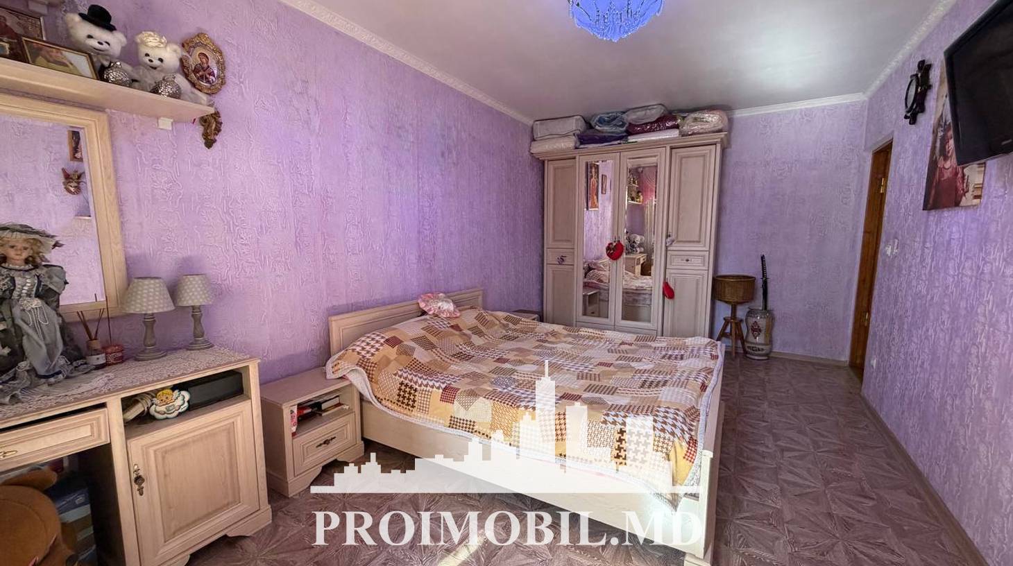 https://images.proimobil.md/953zPLnWkLcjuB7I0r88NipKBS9LE0X9Mo6UUjliMtA/watermark:0.75:so:0:30:0.39/resize:fill:1460:816:1/gravity:ce/bG9jYWw6Ly8vZXN0YXRlL2xyLzhhMzBkNjdjLTc5YzItNDc5Mi05NDA3LTc5MzM2MDZmYjkxMy5qcGVn