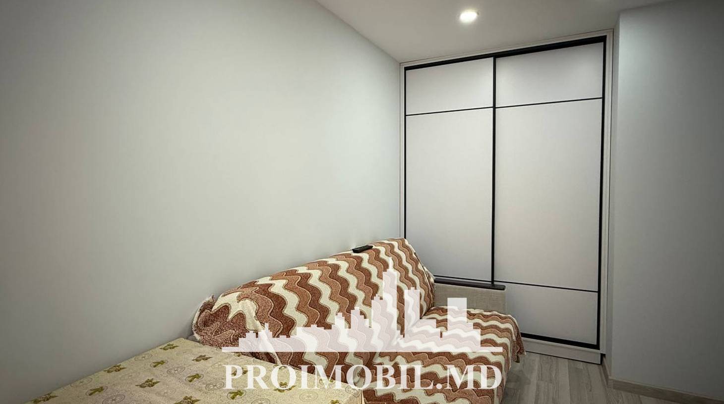 https://images.proimobil.md/98_7G3TRJXEXXdZvHwgv2xWQ4yXvIb6gP7HkVUFflvc/watermark:0.75:so:0:30:0.39/resize:fill:1460:816:1/gravity:ce/bG9jYWw6Ly8vZXN0YXRlL2xyLzQzMjdlNDllLWUwOGItNDI1Yi04OTRmLWEzMzUzZjRkMGUzMC5qcGVn