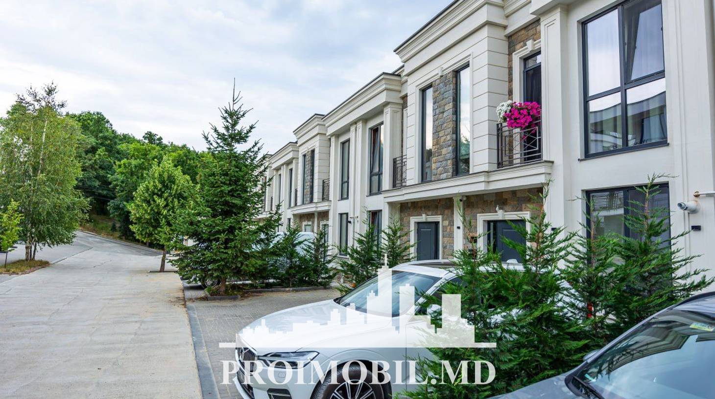 https://images.proimobil.md/98zhVy-b-9wG7cDhxmDzKCHw8ACLHV6MG8keHMBIAuU/watermark:0.75:so:0:30:0.39/resize:fill:1460:816:1/gravity:ce/bG9jYWw6Ly8vZXN0YXRlL2xyLzVlNGIzZjg3LWM4NzUtNDQ5MC1hZTFlLTIxNDMxMDMyOWIwNy5qcGVn