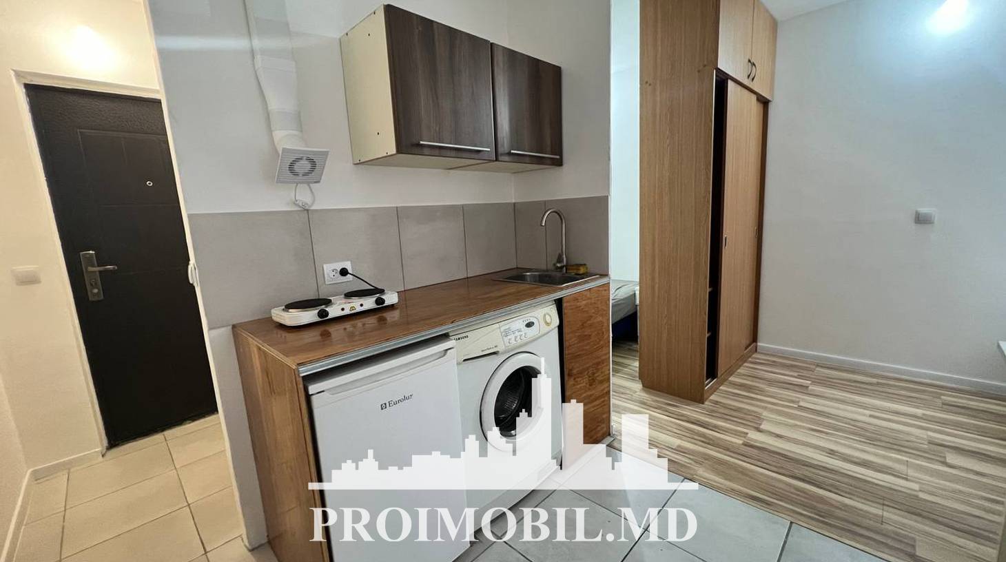https://images.proimobil.md/9BO5Fj3kcDgwFvK__CcFnIi2Be4DzNpZq5Ov1RVI6FY/watermark:0.75:so:0:30:0.39/resize:fill:1460:816:1/gravity:ce/bG9jYWw6Ly8vZXN0YXRlL2xyL2RlMTNjMDA0LTNlNTEtNGFkYy1iOTc4LTcwYTNjZTJiMTY5Zi5qcGVn