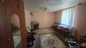 https://images.proimobil.md/9EelAA7O6KnqO_90zkZxsaOuBAUyuzDsZgs3VbzohbY/resize:fill:350:198:1/gravity:ce/bG9jYWw6Ly8vZXN0YXRlL2xyL2JkMzQzMTEyLTY5MDItNDRmZC1hM2UxLWMxYjg2NmNjZTYyMC5qcGVn