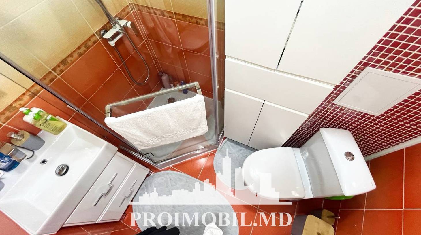 https://images.proimobil.md/9IGJLfwzsmBYeX_nSTb1xQleLGTZje4xtQ1f6SYAIW4/watermark:0.75:so:0:30:0.39/resize:fill:1460:816:1/gravity:ce/bG9jYWw6Ly8vZXN0YXRlL2xyLzlkYzVlNGRjLWEyMzEtNGVmYy05MWFhLTg0YmFhZjZhMDJhOC5qcGVn