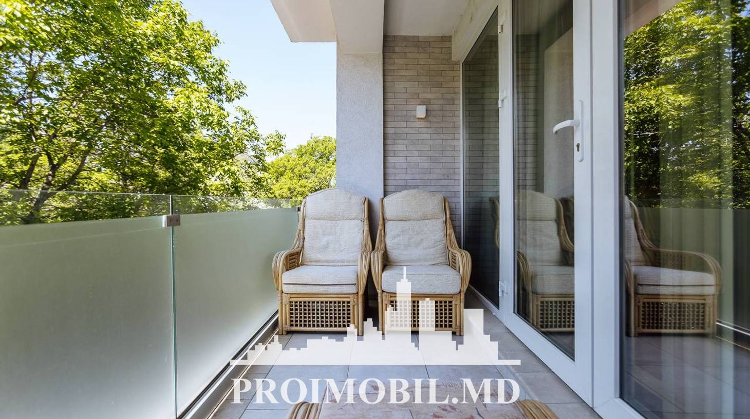 https://images.proimobil.md/9KAmHKJf1NQrz-QZHmfYj5LrGfgR_cHf4ml8feqGK_Y/watermark:0.75:so:0:30:0.39/resize:fill:1460:816:1/gravity:ce/bG9jYWw6Ly8vZXN0YXRlL2xyL2IzNDYxZjM0LTI1MWYtNDU0MS1hODUwLTI0N2JkMzk4YTkwYS5qcGVn