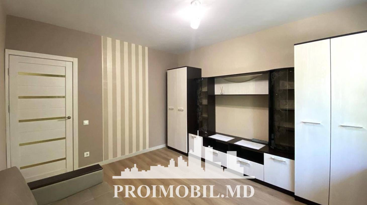https://images.proimobil.md/9KTEPMr68mNJPlQ-TuuD35az88zI00CDIqylYFzXWQ4/watermark:0.75:so:0:30:0.39/resize:fill:1460:816:1/gravity:ce/bG9jYWw6Ly8vZXN0YXRlL2xyLzg2MDAwOGRmLWU0MDQtNDRmYy04MWY0LWU1YzYzNDJiNTNjYy5qcGVn