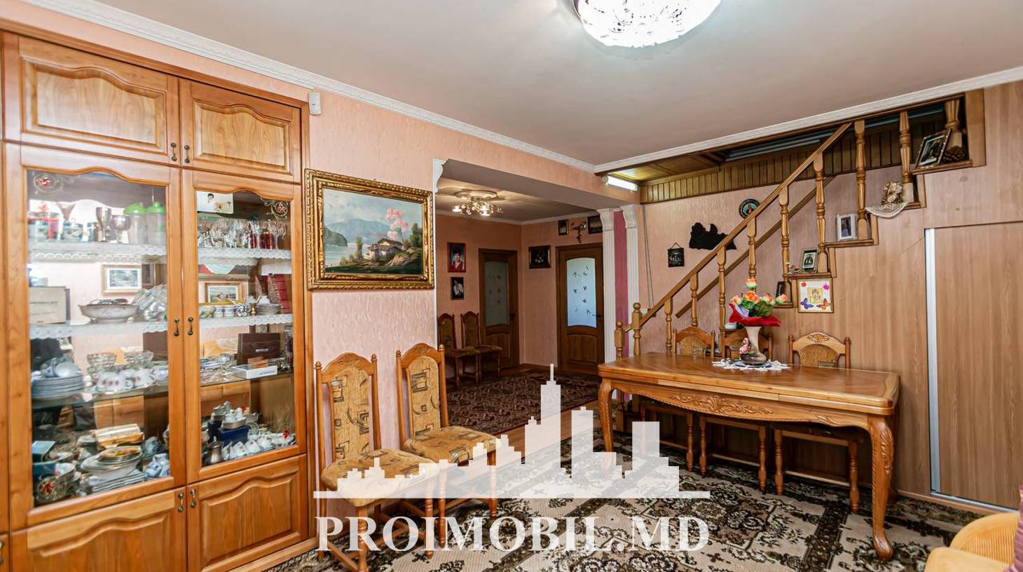 https://images.proimobil.md/9O5e2eIraFHaE5MqDjZFtAQZ9trrHz9tu_UDfgj8D9U/watermark:0.75:so:0:30:0.39/resize:fill:1460:816:1/gravity:ce/bG9jYWw6Ly8vZXN0YXRlL2xyL2Y2MjhlY2I0LWMxYTgtNDg4OS05M2JhLWQyNTJhMmY4ZTA0Ny5qcGVn