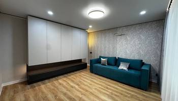 https://images.proimobil.md/9Oi5E0aj8v2hmHEs0ezZT7j7Hr0WOnjKA-p9ZaiRtII/resize:fill:350:198:1/gravity:ce/bG9jYWw6Ly8vZXN0YXRlL2xyLzA5M2QxZGFiLWE2MzctNGY5Mi1hNTg0LTIwYTA3MzYyZTlmYS5qcGVn