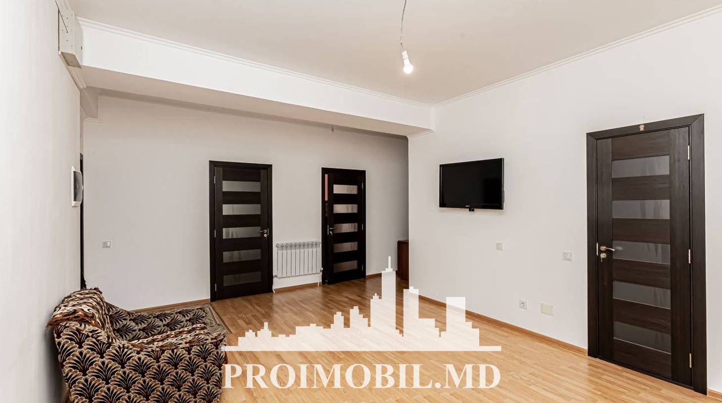 https://images.proimobil.md/9VEy0f7U72QNMzktpr4du5bq_jz4D-erGO8ESfgmzAY/watermark:0.75:so:0:30:0.39/resize:fill:1460:816:1/gravity:ce/bG9jYWw6Ly8vZXN0YXRlL2xyLzJhNTlmOTdjLThlZTMtNDMyZC1iODU4LTk4OTYwNjJiMWY0NC5qcGVn