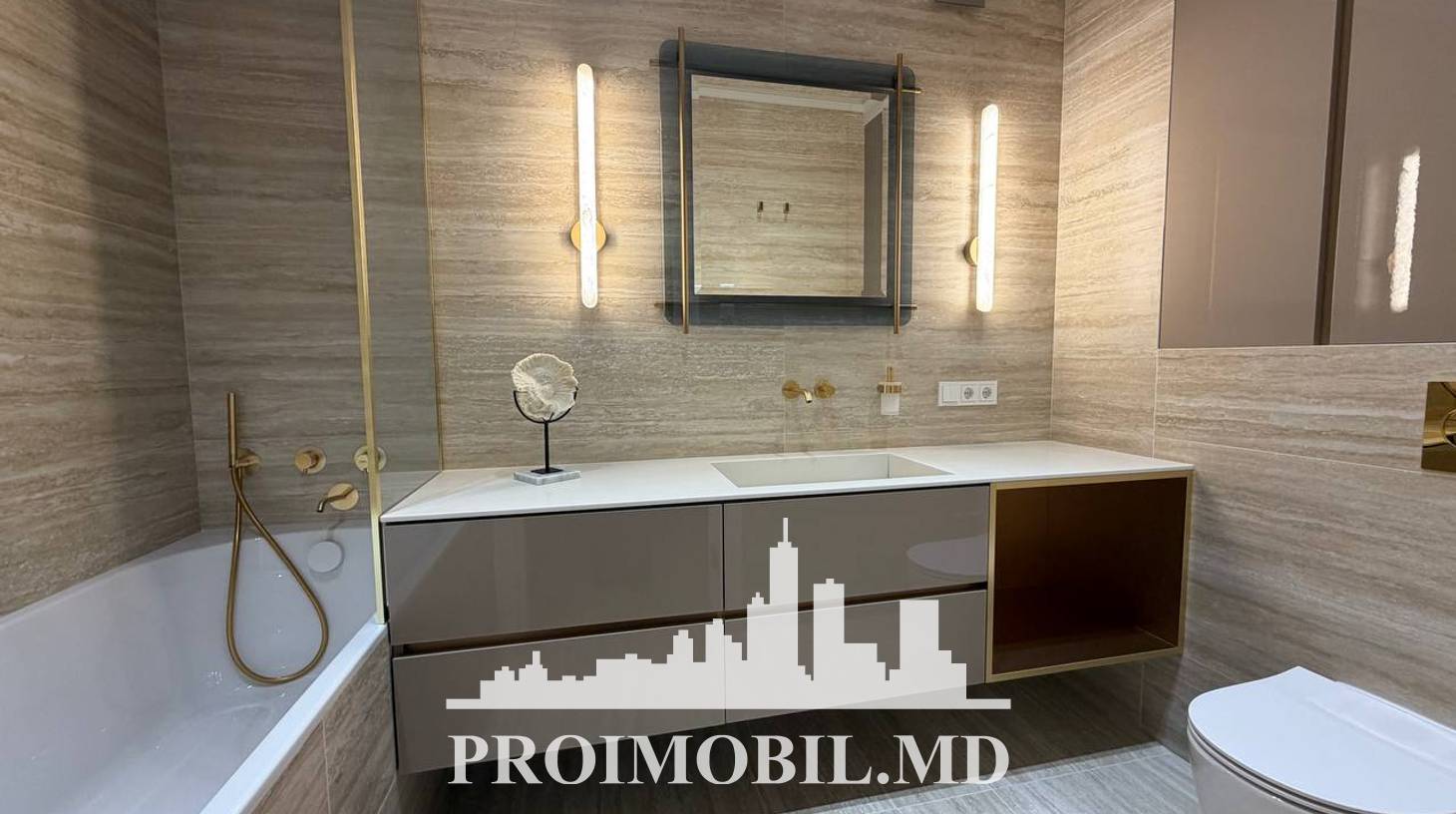 https://images.proimobil.md/9Xb5Ihf2cgOi4I2tzrfb6_oUecYZ3NOZYkmTXBCQYSA/watermark:0.75:so:0:30:0.39/resize:fill:1460:816:1/gravity:ce/bG9jYWw6Ly8vZXN0YXRlL2xyL2RiM2M0NjJmLTQyMmMtNDkzMi04YWMxLTliNjdhM2JiOWVhOC5qcGVn