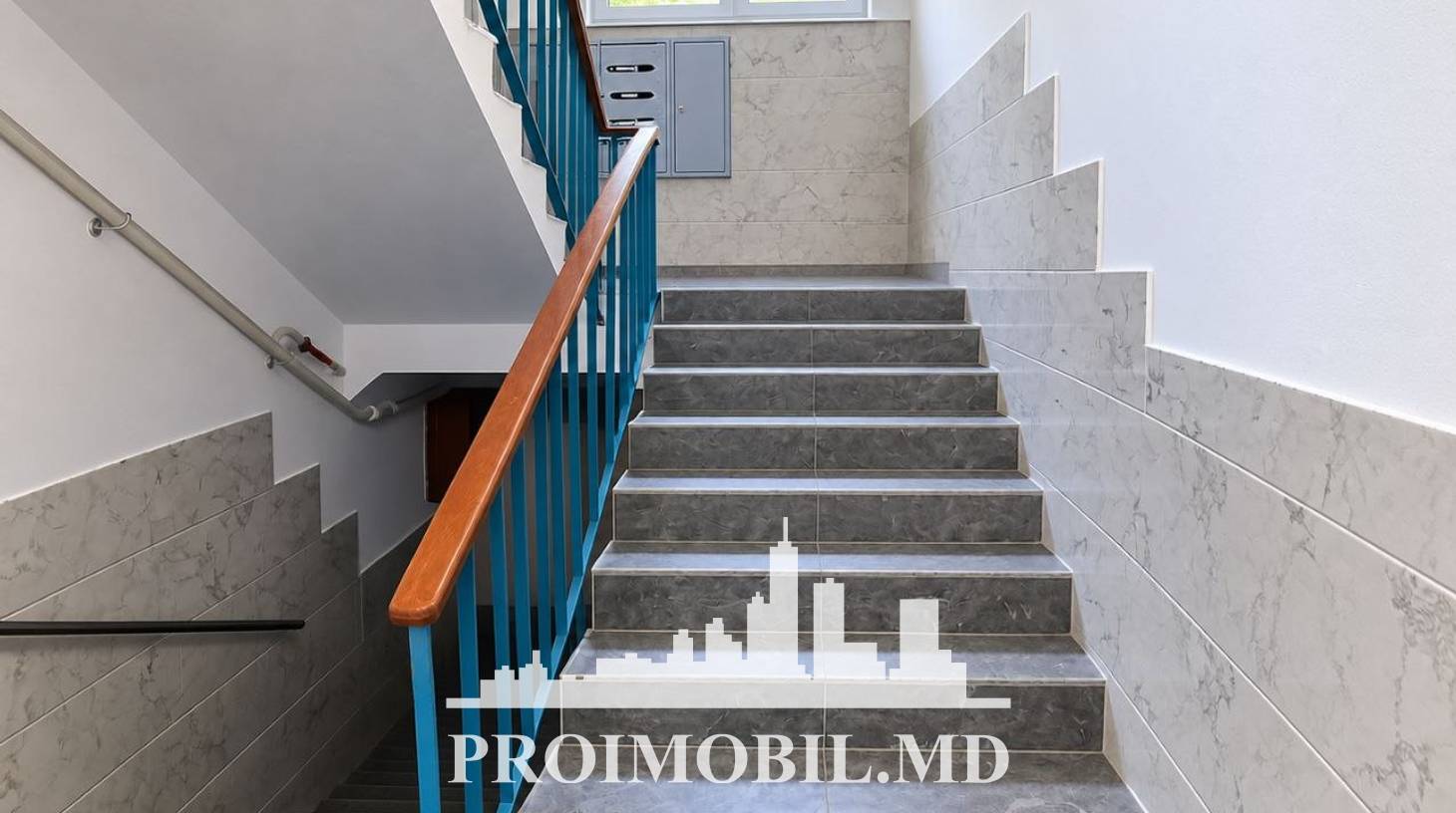 https://images.proimobil.md/9ddeU7FyDbh3gIlxfZKbYW4NdVXrWawDFjpZNCxz-yo/watermark:0.75:so:0:30:0.39/resize:fill:1460:816:1/gravity:ce/bG9jYWw6Ly8vZXN0YXRlL2xyLzBkNzA5NmY5LTM3M2EtNDAyZC1iMDU1LWEwNTA0NjA0ZGQ5NC5qcGVn
