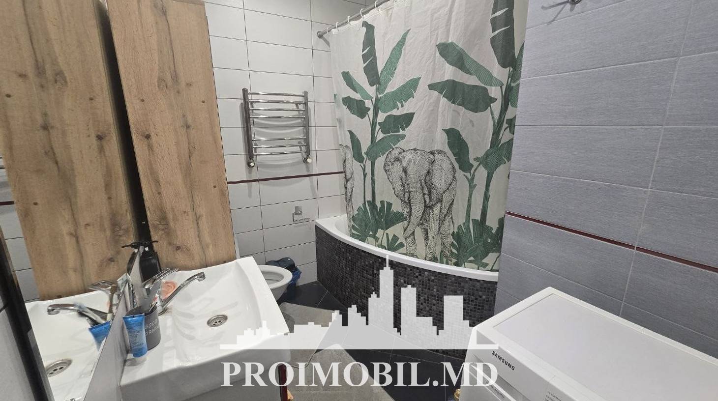 https://images.proimobil.md/9gHgcaPMYLE2I5a4fLr7G86M6VwNU8DVgDKbBcKJ178/watermark:0.75:so:0:30:0.39/resize:fill:1460:816:1/gravity:ce/bG9jYWw6Ly8vZXN0YXRlL2xyL2NiZGY4NTE2LTAzZTYtNDZmZi1iY2FlLWExODdkNWZjYWY3NC5qcGVn